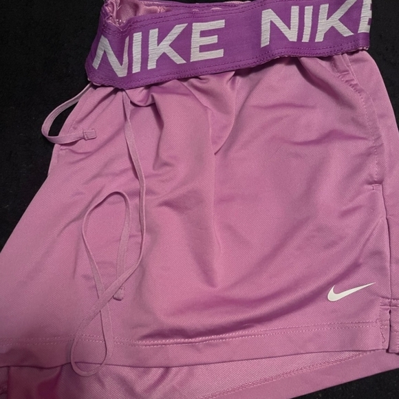 Nike Pink Shorts Xl - Picture 2 of 2